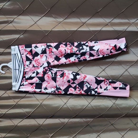 VGUC- Nike Dri-Fit ‘Tokyo’ Floral Active Legging - Picture 4 of 8